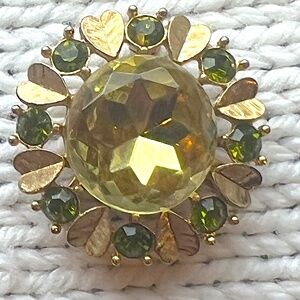 Avon Vintage Gold-tone Brooch/Pendant